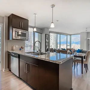 Apartment Stunning 2 Bedroom Condo With Downtown Views!!!