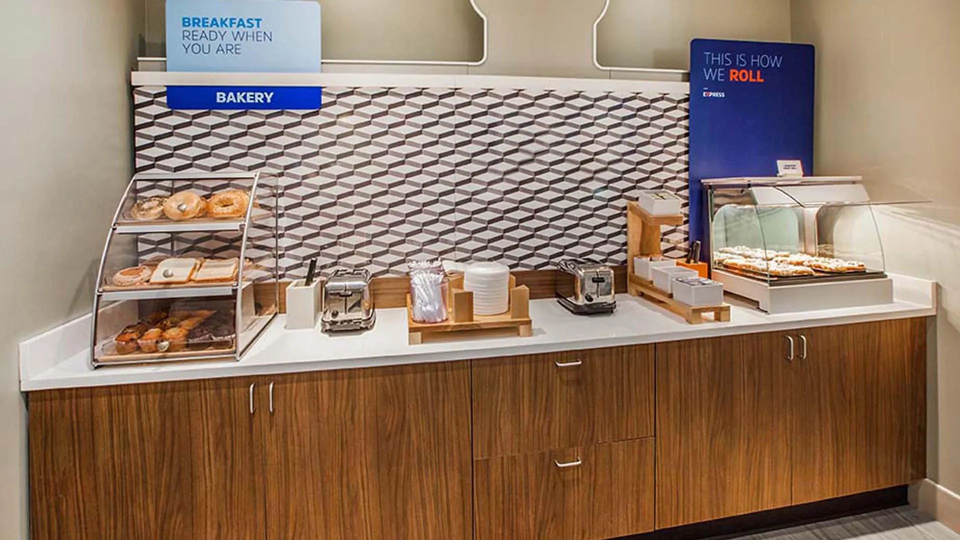 **  Holiday Inn Express Toronto East, An Ihg Hotel Canada